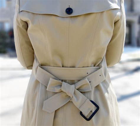 how to tie a burberry belt|how to tie belt on trench coat.